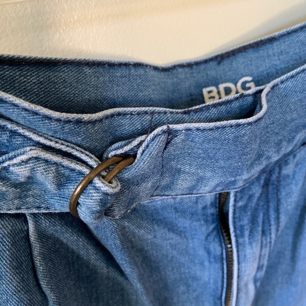 Shorts - Picture 2 of 3